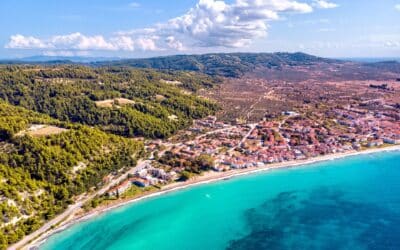 Οι καλύτερες παραλίες της Χαλκιδικής – Κρυμμένοι θησαυροί και δημοφιλείς προορισμοί