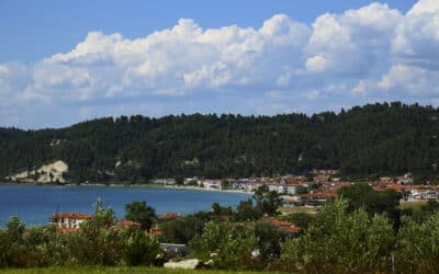 Kassandra or Sithonia? Where should you spend your holidays this year?